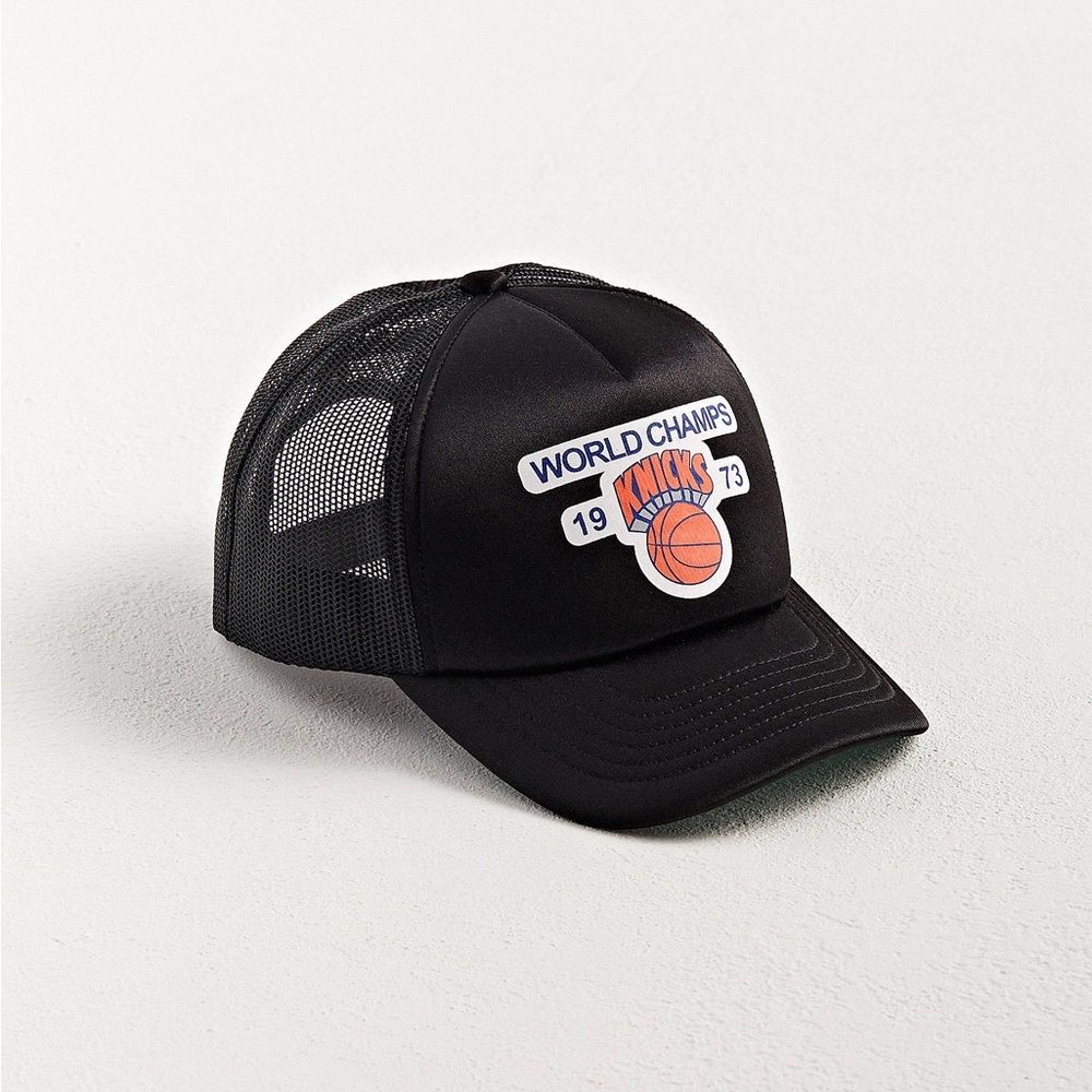 Mitchell & Ness NBA New York Knicks Champions Trucker Hat